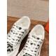 Skateboard shoes