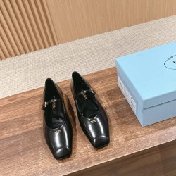 Nude shoes