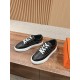Skateboard shoes