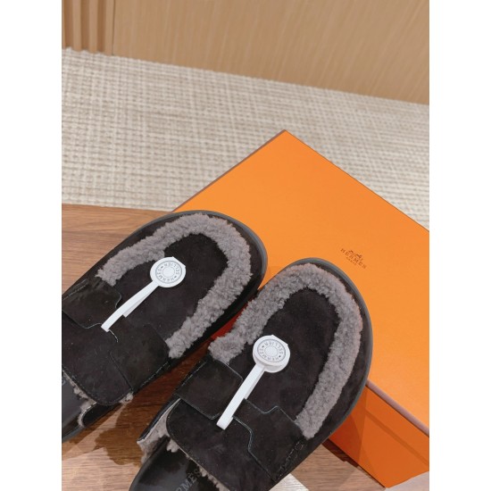 Plush slippers