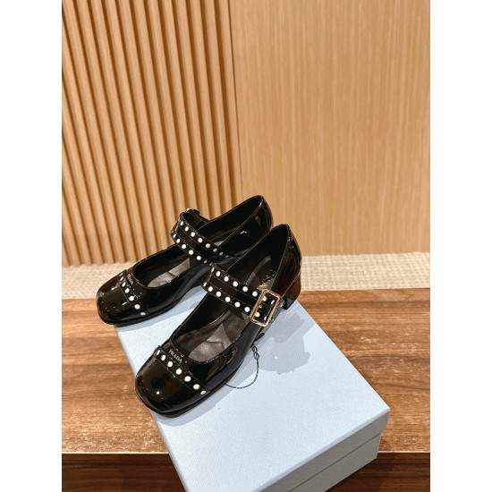 Nude shoes