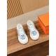 Skateboard shoes