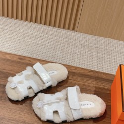  Cake Hair Slippers