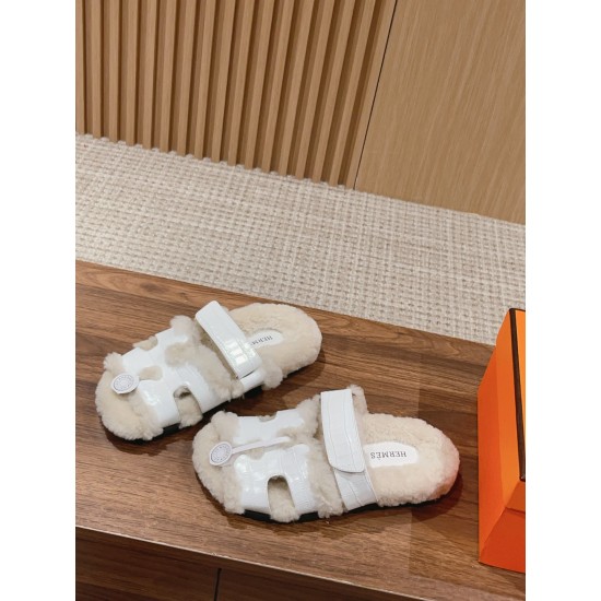  Cake Hair Slippers