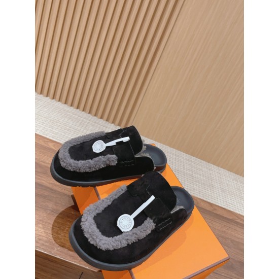 Plush slippers