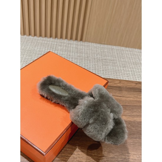 Plush slippers