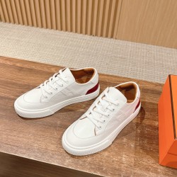 Skateboard shoes