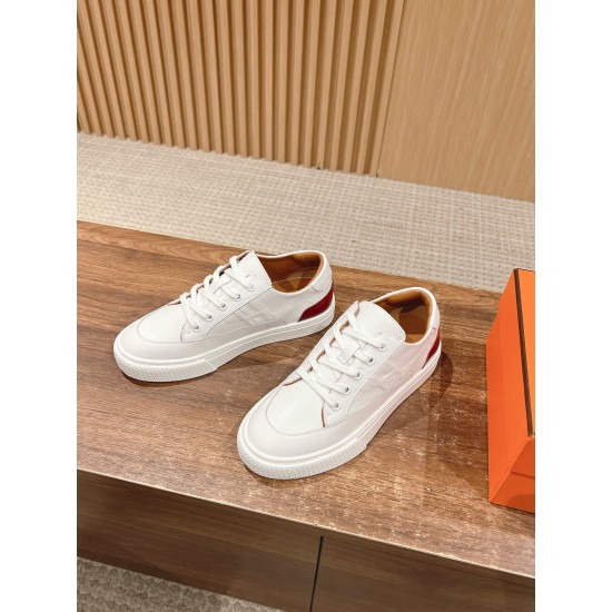 Skateboard shoes