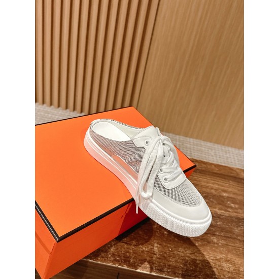 H lace up slippers