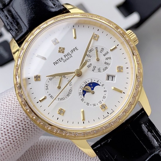 2020最新款式 百达翡丽 (实拍图)Patek Philippe 贵族的艺术品!搭配进口9100多功能机芯(0返修)功能(24小时,星期,星辰,月份)进口316精钢!搭配意大利进口小牛皮!原装折叠扣!尺寸42mm。耐磨防刮蓝宝石玻璃!超强防水50米!简约而不简单!你永远无法拥有一块百达翡丽,你只是在替你的后代保管他. ( 慎重承诺 : 产品实物光泽手感更佳精湛 字盘刻度栩栩如生 壳套工艺都是宗师级别轻身检验 加上新时代机器高技锻造 上手震撼尊贵非凡。你值得拥有!⚠️请认准独家品质 2020最新款式 百达翡丽 (实拍图)Patek Philippe 贵族的艺术品!搭配进口9100多功能机芯(0返修)功能(24小时,星期,星辰,月份)进口316精钢!搭配意大利进口小牛皮!原装折叠扣!尺寸42mm。耐磨防刮蓝宝石玻璃!超强防水50米!简约而不简单!你永远无法拥有一块百达翡丽,你只是在替你的后代保管他. ( 慎重承诺 : 产品实物光泽手感更佳精湛 字盘刻度栩栩如生 壳套工艺都是宗师级别轻身检验 加上新时代机器高技锻造 上手震撼尊贵非凡。你值得拥有!⚠️请认准独家品质