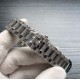 劳力士ROLEX R40 SF Factory 新款Oyster Perpetual Pearlmaster 39(蚝式恒动Pearlmaster 39)腕表,堪为宝石镶嵌腕表系列之瑰宝。 永恒黄金腕表镶嵌最珍稀的钻石,充分展现劳力士在宝石镶嵌方面的非凡技艺。品牌:Rolex劳力士系列:蚝式恒动腕表机芯:全自动机械表带:镶钻精钢表链尺寸:43.5 x 13mm材料:316精钢+蓝宝石玻璃 三杰精致推荐男士机械腕表 SJ为你精心打造超真实实物图拍摄 劳力士ROLEX R40 SF Factory 新款Oyster Perpetual Pearlmaster 39(蚝式恒动Pearlmaster 39)腕表,堪为宝石镶嵌腕表系列之瑰宝。 永恒黄金腕表镶嵌最珍稀的钻石,充分展现劳力士在宝石镶嵌方面的非凡技艺。品牌:Rolex劳力士系列:蚝式恒动腕表机芯:全自动机械表带:镶钻精钢表链尺寸:43.5 x 13mm材料:316精钢+蓝宝石玻璃 三杰精致推荐男士机械腕表 SJ为你精心打造超真实实物图拍摄