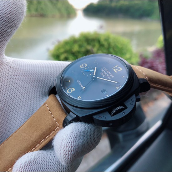 沛纳海 PAM01441 44mm表径全高端做工一比一,专柜品质送礼首选 黑色表盘与黑色精钢材质表壳浑然一体,完美的将沛纳海的深海气息表现出来。夜光阿拉伯数字时标非常醒目,并且与黑色表盘非常融洽,丝豪没有突兀感,另外表带也使用316L精钢材质、搭载他TJ全自动上链机芯,具备GMT格林威治时间功能!!!绝对高品质!!!三杰为你精致推荐男士多功能石英男士腕表 精致传承真实效果 SJ品质的保证 沛纳海 PAM01441 44mm表径全高端做工一比一,专柜品质送礼首选 黑色表盘与黑色精钢材质表壳浑然一体,完美的将沛纳海的深海气息表现出来。夜光阿拉伯数字时标非常醒目,并且与黑色表盘非常融洽,丝豪没有突兀感,另外表带也使用316L精钢材质、搭载他TJ全自动上链机芯,具备GMT格林威治时间功能!!!绝对高品质!!!三杰为你精致推荐男士多功能石英男士腕表 精致传承真实效果 SJ品质的保证