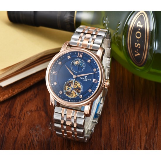 时尚新款 PATEK PHILIPPE【新年巨献 最高版本】百达翡丽超级多功能系列(功能 12字位日月星辰显示 6字位飞达显示)和原装一样的带水平压纹工艺,带荧光刻度 ,42mm直径。316L精钢镀金,原装进口镀膜水晶镜面。字面的外钻为施华洛世奇钻,通透闪亮,气质非凡。在目前技术范畴内尽可能接近原装,此款腕表让您驾驭所有场合。 时尚新款 PATEK PHILIPPE【新年巨献 最高版本】百达翡丽超级多功能系列(功能 12字位日月星辰显示 6字位飞达显示)和原装一样的带水平压纹工艺,带荧光刻度 ,42mm直径。316L精钢镀金,原装进口镀膜水晶镜面。字面的外钻为施华洛世奇钻,通透闪亮,气质非凡。在目前技术范畴内尽可能接近原装,此款腕表让您驾驭所有场合。