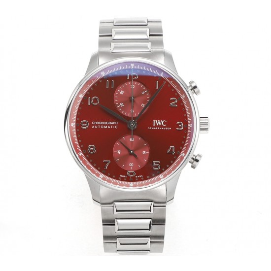 V6S新品,IWC万国表为其经典全新葡萄牙系列计时腕表推出首款精钢表链款式。IWC万国表首次为这款经典时计系列腕表配备精钢表链,令IWC万国表葡萄牙系列计时腕表更添几分灵活随性。表链经过抛光与拉丝工艺修饰,精密入微,优美雅致;蝴蝶式折叠表扣赋予其符合人体工学的贴心设计,细腻贴合手腕,佩戴无比舒适。配备精钢表链的全新表款采用精钢表壳,腕表内部搭载IWC万国表自制69355型计时机芯,坚固而精准,采用经典导柱轮设计,透过蓝宝石玻璃表背可纵览机芯风采。高效双向棘爪上链系统提供46小时动力储备。 V6S新品,IWC万国表为其经典全新葡萄牙系列计时腕表推出首款精钢表链款式。IWC万国表首次为这款经典时计系列腕表配备精钢表链,令IWC万国表葡萄牙系列计时腕表更添几分灵活随性。表链经过抛光与拉丝工艺修饰,精密入微,优美雅致;蝴蝶式折叠表扣赋予其符合人体工学的贴心设计,细腻贴合手腕,佩戴无比舒适。配备精钢表链的全新表款采用精钢表壳,腕表内部搭载IWC万国表自制69355型计时机芯,坚固而精准,采用经典导柱轮设计,透过蓝宝石玻璃表背可纵览机芯风采。高效双向棘爪上链系统提供46小时动力储备。