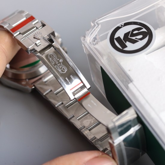 顶级做工KS出品:劳力士 恒动宇宙计时型迪通拿 【尺寸】40MM【表镜】抗刮损蓝水晶玻璃 防反光凸透式放大日历窗【表壳】上链表冠,旋入式三扣锁三重防水系统【机芯】采用7750机芯,高效精准稳定【表带】腕表搭配折叠式表扣,且表扣具有微调装置,可以调到非常的贴合手腕 折叠扣 超强夜光 防水大于100米 顶级做工KS出品:劳力士 恒动宇宙计时型迪通拿 【尺寸】40MM【表镜】抗刮损蓝水晶玻璃 防反光凸透式放大日历窗【表壳】上链表冠,旋入式三扣锁三重防水系统【机芯】采用7750机芯,高效精准稳定【表带】腕表搭配折叠式表扣,且表扣具有微调装置,可以调到非常的贴合手腕 折叠扣 超强夜光 防水大于100米