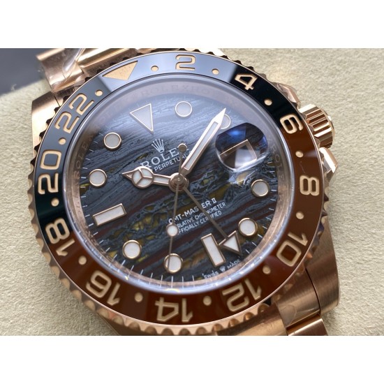 新品!ROLEX 劳力士 铁虎眼石表盘,每一片表盘都不同纹路(虎眼石,红碧玉和赤铁矿三种材质混合在一起,呈现出独特的金黄色和橙色的光泽)格林尼治GMT 3285一体机72小时储能 圈口过渡无痕,贵金属钢印扣子! 新品!ROLEX 劳力士 铁虎眼石表盘,每一片表盘都不同纹路(虎眼石,红碧玉和赤铁矿三种材质混合在一起,呈现出独特的金黄色和橙色的光泽)格林尼治GMT 3285一体机72小时储能 圈口过渡无痕,贵金属钢印扣子!