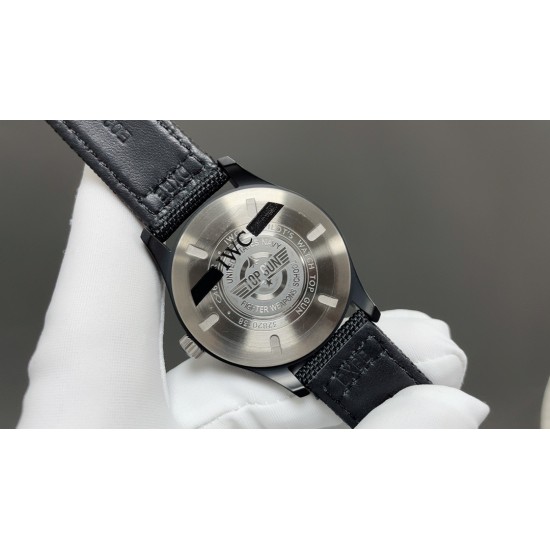 AOF全面升级 V7 版马克 飞行员PILOTS WATCHES全系列1️⃣利用最新的精密AI电喷技术,终于试验出少量的零色差的万国色值2️⃣全场唯一去除紫色温的黑面,开启了字面新工艺的 "狂飙’之战! 3️⃣字體是完美油印100%和原版相同的字体 进口超强夜光⚠️终极版己完美修正纤细大小同步原版!!⚠️而日本进口机芯9015 2892正完完全全符合这特征,最新批次日本纯进口9015 2892更显精准,耐用,摆陀低噪,零返修 AOF全面升级 V7 版马克 飞行员PILOTS WATCHES全系列1️⃣利用最新的精密AI电喷技术,终于试验出少量的零色差的万国色值2️⃣全场唯一去除紫色温的黑面,开启了字面新工艺的 "狂飙’之战! 3️⃣字體是完美油印100%和原版相同的字体 进口超强夜光⚠️终极版己完美修正纤细大小同步原版!!⚠️而日本进口机芯9015 2892正完完全全符合这特征,最新批次日本纯进口9015 2892更显精准,耐用,摆陀低噪,零返修