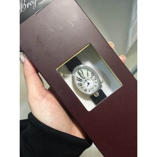 ⚠️到货啦 新版宝玑 实拍 Breguet-宝玑那不勒斯皇后系列! 史上最强最美 超薄 最新升级版本 绝对值得拥有的一款 正品一致的拉丁料绢表带 蓝宝石拱桥弧形玻璃 表盘用天然白色珍珠母贝 阿拉伯数字时符 经典的蓝钢宝玑指针 6点位设有一颗水滴形钻石 机芯是586/1自动上链机 我们一直正品完美复刻 那不勒斯皇后款 绝对的女神气质名媛款 最重要的是百搭得来不失少女心 必入款❗带上一秒变女神,各种派对,晚会,聚会,约会,发布会,让你BlingBling。 ⚠️到货啦 新版宝玑 实拍 Breguet-宝玑那不勒斯皇后系列! 史上最强最美 超薄 最新升级版本 绝对值得拥有的一款 正品一致的拉丁料绢表带 蓝宝石拱桥弧形玻璃 表盘用天然白色珍珠母贝 阿拉伯数字时符 经典的蓝钢宝玑指针 6点位设有一颗水滴形钻石 机芯是586/1自动上链机 我们一直正品完美复刻 那不勒斯皇后款 绝对的女神气质名媛款 最重要的是百搭得来不失少女心 必入款❗带上一秒变女神,各种派对,晚会,聚会,约会,发布会,让你BlingBling。