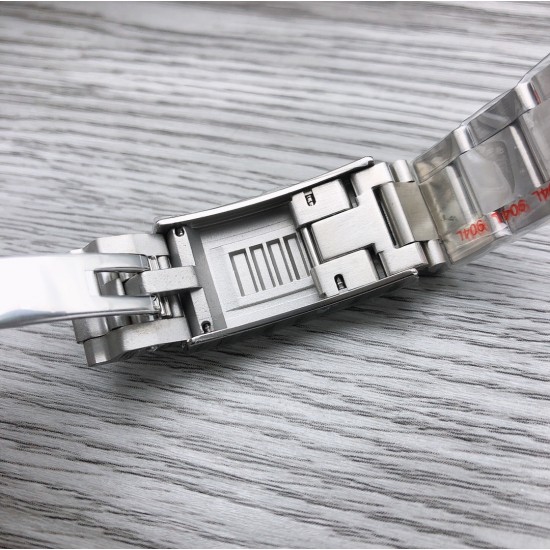 ROLEX Submarine 水鬼钻石系列 3135机芯 ROLEX劳力士SUB水鬼系列不断提高复刻效果,精钢不断改进的钻研精神,特别是五大神器的业界认可,目前销量一直成上升趋势!尺寸:40mm表镜:抗刮损蓝水晶玻璃,防反光凸透式放大日历窗!表壳:上链表冠,旋入式三扣锁三重防水系统!机芯:Cal.3135自动机械机芯!表带:蚝式三节表链!表扣:折叠扣,超强夜光,防水大于100米!SF出品 附带全套原版配置包括(保修卡 正品说明书) ROLEX Submarine 水鬼钻石系列 3135机芯 ROLEX劳力士SUB水鬼系列不断提高复刻效果,精钢不断改进的钻研精神,特别是五大神器的业界认可,目前销量一直成上升趋势!尺寸:40mm表镜:抗刮损蓝水晶玻璃,防反光凸透式放大日历窗!表壳:上链表冠,旋入式三扣锁三重防水系统!机芯:Cal.3135自动机械机芯!表带:蚝式三节表链!表扣:折叠扣,超强夜光,防水大于100米!SF出品 附带全套原版配置包括(保修卡 正品说明书)