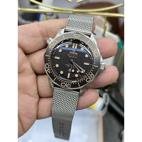 OMEGA 欧米茄 邦德007-无暇赴死,全新腕表底盖采用NAIAD LOCK锁扣设计,确保镌刻字样始终处于竖直位置。詹姆斯邦德《无暇赴死》(NoTimeToDie),将佩戴这款腕表在电影中闪耀登场。买它!就可于腕间感受邦德的迷人风范。 OMEGA 欧米茄 邦德007-无暇赴死,全新腕表底盖采用NAIAD LOCK锁扣设计,确保镌刻字样始终处于竖直位置。詹姆斯邦德《无暇赴死》(NoTimeToDie),将佩戴这款腕表在电影中闪耀登场。买它!就可于腕间感受邦德的迷人风范。