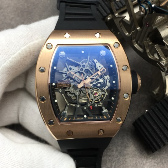 RM工厂出品 理 查徳 米勒 Richard Mille RM35-01 此复刻版表壳和底盖釆用高级喷沙打造,使之壳上下与左右二侧毫无缝隙,马来西亚进口橡胶表带/尼龙表带,使之呈现出超韧性及柔软的感觉,搭载原装进口机械机芯 蓝宝石水晶玻璃 极具个性与夸张的表壳表盘设计只为遇见个性独特的你!RM诚意之作 值得你拥有! RM工厂出品 理 查徳 米勒 Richard Mille RM35-01 此复刻版表壳和底盖釆用高级喷沙打造,使之壳上下与左右二侧毫无缝隙,马来西亚进口橡胶表带/尼龙表带,使之呈现出超韧性及柔软的感觉,搭载原装进口机械机芯 蓝宝石水晶玻璃 极具个性与夸张的表壳表盘设计只为遇见个性独特的你!RM诚意之作 值得你拥有!