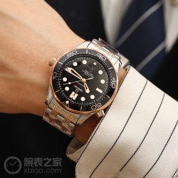 OMEGA 欧米茄 海马系列300米潜水腕表】詹姆斯邦德 表壳左侧同原装“007”专属金属片⚠️底盖玻璃专属印花⚠️尺寸42mm！
