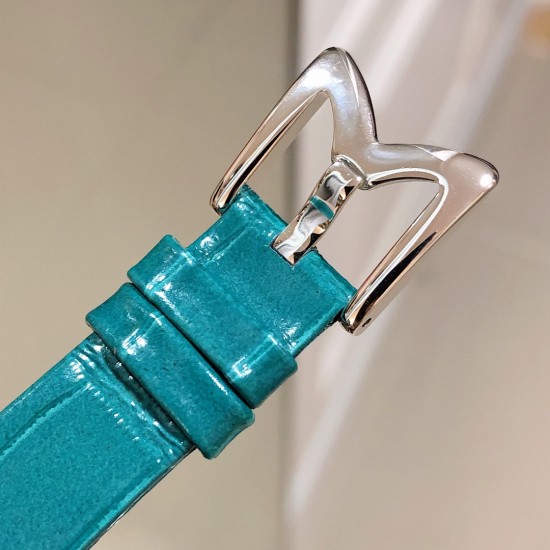实拍 萧邦-Chopard❥ Precious Chopard系列❥瑞士石英机芯❥蓝宝石玻璃镜面❥表壳直径约36mm 厚度约8mm❥今年以“舞会”为主题,推出Precious Chopard系列高级珠宝与珠宝表新作。以钻石和多种彩色贵重宝石为Precious Chopard系列珠宝装饰出华丽的外衣,由最出色的珠宝师以卓绝工艺精心制作,散发出盛大晚会的恢宏气势。 实拍 萧邦-Chopard❥ Precious Chopard系列❥瑞士石英机芯❥蓝宝石玻璃镜面❥表壳直径约36mm 厚度约8mm❥今年以“舞会”为主题,推出Precious Chopard系列高级珠宝与珠宝表新作。以钻石和多种彩色贵重宝石为Precious Chopard系列珠宝装饰出华丽的外衣,由最出色的珠宝师以卓绝工艺精心制作,散发出盛大晚会的恢宏气势。