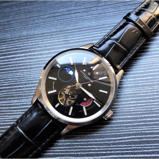 品牌:江诗丹顿༶VacheronConstantinv Z2 款式:尊贵绅士潮男腕表༶机械尺寸:43mm13mm 机芯:三针飞轮月相机械镜面:矿物质水晶玻璃材料:316精钢表扣:折叠扣 精致打造 品牌:江诗丹顿༶VacheronConstantinv Z2 款式:尊贵绅士潮男腕表༶机械尺寸:43mm13mm 机芯:三针飞轮月相机械镜面:矿物质水晶玻璃材料:316精钢表扣:折叠扣 精致打造