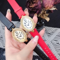 2019新款Breguet-宝玑那不勒斯皇后系列！  史上最强最美 绝对值得拥有的一款 拱桥弧形、表盘用天然白色珍珠母贝 阿拉伯数字时符 经典的蓝钢宝玑指针，完美复刻 那不勒斯皇后款 绝对的女神气质名媛款 最重要的是百搭得来不失少女心 必入款❗带上一秒变女神，各种派对，晚会，聚会，约会，发布会，让你BlingBling