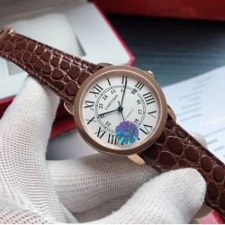顶级复刻正品开模  CARTIER 卡地亚 X8 伦敦SOLO系列男款 CARTIER W6701010 正品开模，2892机，搭配真鳄鱼皮，喷砂日历，CNC深度加工把的镶嵌同正品同样的尖晶宝石，莫式硬度达到九级。表扣原装圆弧并喷砂处理，字体清晰 一表一码 三杰精致推荐男士精品机械腕表 精致传承真实效果 SJ品质的保证