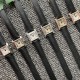 实拍 2020最新卡地亚法国坦克Cartier Tank Franaise系列,一款百搭 性价比又高的手表 搭配全新专柜欧版风格定制的原厂表带,进口瑞士石英机芯。八角形表冠,镶嵌一颗凸圆形合成尖晶石,剑形蓝钢指针,蓝宝石水晶镜面,采用与原装一致的实心内罩,尺寸:25 x 20mm。佩戴舒适柔软服帖,上手显得高贵又典雅,很气质很女人独家货源。 实拍 2020最新卡地亚法国坦克Cartier Tank Franaise系列,一款百搭 性价比又高的手表 搭配全新专柜欧版风格定制的原厂表带,进口瑞士石英机芯。八角形表冠,镶嵌一颗凸圆形合成尖晶石,剑形蓝钢指针,蓝宝石水晶镜面,采用与原装一致的实心内罩,尺寸:25 x 20mm。佩戴舒适柔软服帖,上手显得高贵又典雅,很气质很女人独家货源。