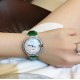 卡地亚 CARTIER 蓝气球奢华系列,316L精钢材质,简约又别具品味,摒弃了现代盛行的繁复华丽的修饰,以简约重新诠释唯美,打造独家高品质,采用高级珍珠贝母制作出表盘,优雅精致高贵气质尽显无漏。尺寸36mm*12mm。 卡地亚 CARTIER 蓝气球奢华系列,316L精钢材质,简约又别具品味,摒弃了现代盛行的繁复华丽的修饰,以简约重新诠释唯美,打造独家高品质,采用高级珍珠贝母制作出表盘,优雅精致高贵气质尽显无漏。尺寸36mm*12mm。