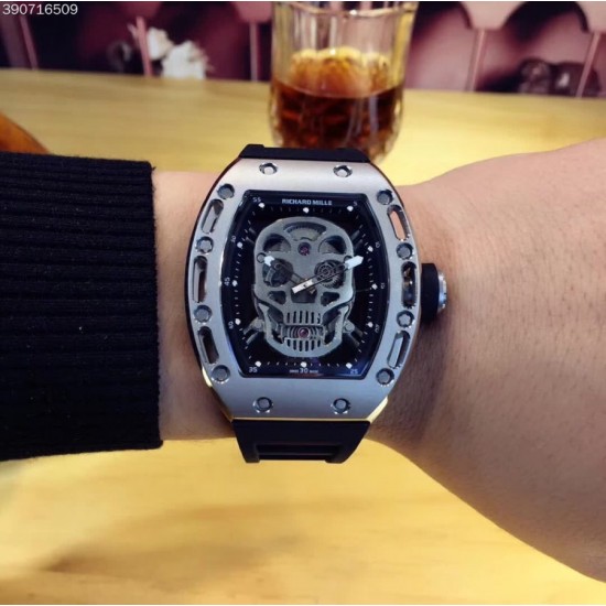 Richard Mille 】理查RM052颅骨腕表全新延续特别版金鬼款 骷髅头图案更惊悚炫酷抢眼敖,装置原装进口机械机芯,沿用高度纯钢铸造壳身,注重每一处细节,尺寸43mmx50mm 开拓新款式啦!让您更加贴心满意的享受视觉和品质的追求!商品规格:默认规格 Richard Mille 】理查RM052颅骨腕表全新延续特别版金鬼款 骷髅头图案更惊悚炫酷抢眼敖,装置原装进口机械机芯,沿用高度纯钢铸造壳身,注重每一处细节,尺寸43mmx50mm 开拓新款式啦!让您更加贴心满意的享受视觉和品质的追求!商品规格:默认规格