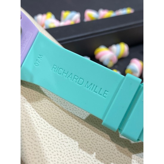 实拍 理查德米勒 RichardMille 糖果棉花糖 最新爆款 bon bon系列最稀有的作品!克服传统工艺打破模式!钟表最受尊敬的技术之一。不是所有人的嫁妆,棉花糖运动曲线和颜色,它们是诱人的。有了理查德米勒,实现了把棉花糖戴在你的手腕上!白色陶瓷加上黄粉绿搪瓷表盘,RM-07柔和的颜色创造了一个组合...甜蜜!糖果店的一次旅行,一个让人难以置信的艺术品。你会戴上它吗? 实拍 理查德米勒 RichardMille 糖果棉花糖 最新爆款 bon bon系列最稀有的作品!克服传统工艺打破模式!钟表最受尊敬的技术之一。不是所有人的嫁妆,棉花糖运动曲线和颜色,它们是诱人的。有了理查德米勒,实现了把棉花糖戴在你的手腕上!白色陶瓷加上黄粉绿搪瓷表盘,RM-07柔和的颜色创造了一个组合...甜蜜!糖果店的一次旅行,一个让人难以置信的艺术品。你会戴上它吗?