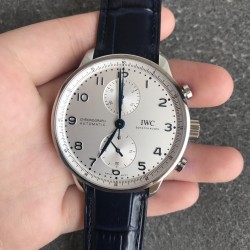 ZF扛鼎新作——IWC万国表葡萄牙系列IW371605腕表（2019年大改款葡计） 【精彩细节】1.精致背透，机芯可一览无余2.新版表扣设计更加舒适精妙3.定制版CAL.69355机芯，无理由实现原装所有功能【表壳】腕表尺寸41mmX13mm1.ZF早已烂熟于胸的万国打磨技艺，实力演绎IWC的原汁原味2.前后两片蓝宝石水晶玻璃，通透无比3.比例和版型经过多次校正，做到与正品一致贴合手腕清新俊逸 品貌非凡ZF出品    必属精品