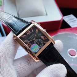 SJ出品 TW复刻升级版 CARTIER卡地亚 T2 坦克系列 W5330001 自动机械男表 原装正品开模打造 1:1复刻 搭载原版1904MC型机芯 尺寸：34*44mm 蓝宝石镜面 意大利小牛皮带 三杰精致推荐男士机械瑞士腕表 SJ为你精心制作超真实实物图拍摄