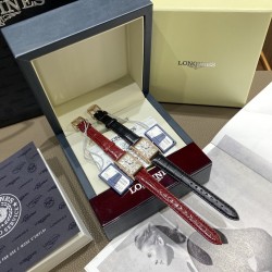 LA厂独家狠货来袭！渠道货！支持任意验货，林志玲同款！浪琴表黛绰维纳鳄鱼皮系列！20.80 X 32.00mm 石英女士腕表！正品机芯L178石英机芯！拥有低电量提醒功能！石英机芯没电了秒针会四秒一跳！这个时候就需要换电池啦！浪琴排名皇后级别的当属黛绰维纳系列女表 以意大利语中的Dolce Vita为名 寓意甜美生活 寓意意式生活邂逅现代浪漫 通过几何线条与柔美曲线塑造出现代优雅与妩媚姿态 银色表盘的雕花、以及蓝钢指针等精致细节都烘托出佩戴者纯正的优雅与贵气 ，不使用，不影响二次销售，支持退换，终身保修。