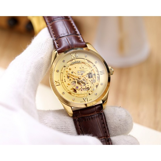 欧米茄-OMEGA2018独家订制新品 全新名典系列镂空男士腕表 GD原版 专注西铁城新机 最大限还原正品 搭载全新两针半镂空西铁城82S5金机 316L精钢表壳 修正优美壳身 压弧表盘 深度防水 可放心游泳 拱形高清通透玻璃（可选蓝宝石玻璃） 精钢表链或意大利小牛皮表带可选[玫瑰][玫瑰][玫瑰]尺寸：39.5/12mm