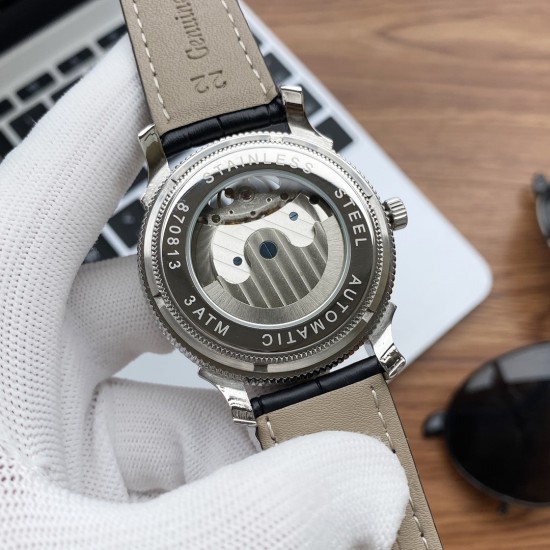 实物拍摄品牌：江诗丹顿 -Vacheron Constantin类型：[酷]男士腕表表壳：316精钢（做工优质）表带：进口真牛皮/316精钢（两种可选）机芯：高级定制全自动机械机芯（走时稳定）玻璃：高级强化镀膜镜面尺寸：直径41mm，厚度12.5mm
