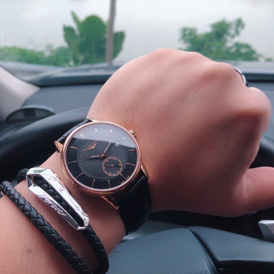 SJ出品 品牌:浪琴-LONGINES L8 腕美风范类型:精品机械腕表 采用316钢壳强化玻璃 进口牛皮表带 尺寸40*11 (卓越)精湛 睿智风范 尊贵大方 贵族风格 三杰精致推荐男士机械腕表 SJ精心设计超真实实物图拍摄 SJ出品 品牌:浪琴-LONGINES L8 腕美风范类型:精品机械腕表 采用316钢壳强化玻璃 进口牛皮表带 尺寸40*11 (卓越)精湛 睿智风范 尊贵大方 贵族风格 三杰精致推荐男士机械腕表 SJ精心设计超真实实物图拍摄