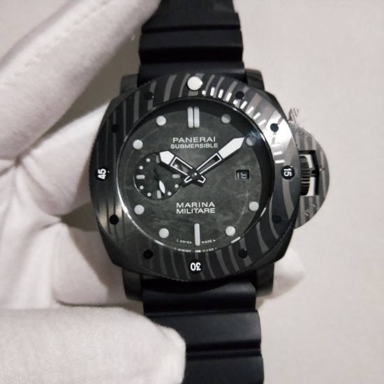 沛纳海新款,SUBMERSIBLE 潜行系列,型号PAM0979,直径47mm,厚度15mm,仿carbotech碳纤维复合材质钢壳,矿物质强化玻璃,单向旋转表圈,舒适硅胶带,装配全自动机芯。至臻精品,尽显男士魅力!欢迎转载 沛纳海新款,SUBMERSIBLE 潜行系列,型号PAM0979,直径47mm,厚度15mm,仿carbotech碳纤维复合材质钢壳,矿物质强化玻璃,单向旋转表圈,舒适硅胶带,装配全自动机芯。至臻精品,尽显男士魅力!欢迎转载