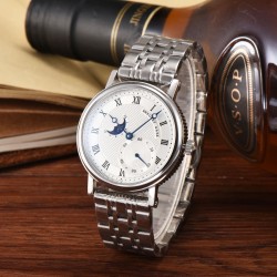 BREGUET 4434 宝玑Classique 腕表系列！探索宝玑悠久璀璨的历史，徜徉于引人入胜的宝玑世界！缔造完美制表技术的典范——走时精确、显示清晰、线条优雅。此纤薄腕表系列，配备自动上链机芯，均忠实于宝玑一贯秉承的技术理念、卓越工艺与传统价值。全新小秒+24小时半圆型日月星辰显示，搭配钢蓝指针，40cm尺寸，全新上市！