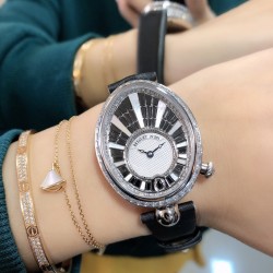 实拍 Breguet 宝玑 最新系列 满天星T钻 经典的蓝钢宝玑指针 机芯是进口自动上链机 我们一直正品完美复刻 那不勒斯皇后款 绝对的女神气质名媛款 最重要的是百搭得来不失少女心 必入款❗带上一秒变女神，各种派对，晚会，聚会，约会，发布会，让你BlingBling