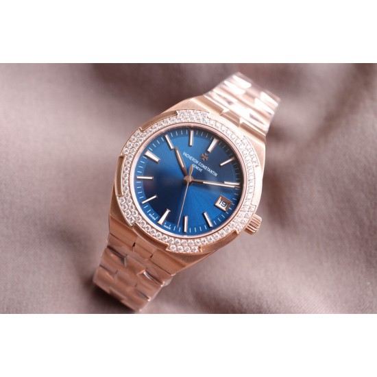 实拍【Vacheron Constantin江诗丹顿】纵横四海系列OVERSEAS女款小号型钢带款——一款极具魅力和旅行精神的女性腕表【表壳】直径36mm适合大部分女性佩戴,84颗圆形切割施华洛水更是钻璀璨夺目 【表盘】简约的大三针设计 旭日纹缎面拉丝的工艺处理 深邃优雅 时标均带白色夜光涂层 【机芯】CITIZEN8系列改Cal.5300机芯(机芯稳定零返修 ) 原装18k纳米镀金质摆陀 实拍【Vacheron Constantin江诗丹顿】纵横四海系列OVERSEAS女款小号型钢带款——一款极具魅力和旅行精神的女性腕表【表壳】直径36mm适合大部分女性佩戴,84颗圆形切割施华洛水更是钻璀璨夺目 【表盘】简约的大三针设计 旭日纹缎面拉丝的工艺处理 深邃优雅 时标均带白色夜光涂层 【机芯】CITIZEN8系列改Cal.5300机芯(机芯稳定零返修 ) 原装18k纳米镀金质摆陀