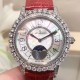 实拍 积家-Jaeger-LeCoultre DAZZLING RENDEZ- VOUS MOON约会系列月相珠宝腕表月之女神,是浪漫与柔美的象征,她掌管着大自然中的潮起潮落和季节更替,是艺术家与诗人们的灵感源泉,在温润莹亮的白色珍珠母贝映衬下,晶莹璀璨的钻石散发出夜空般的静谧之美,表圈镶嵌108颗 钻石,组成两个环绕表壳的同心圆。由36颗以爪镶工艺镶嵌的 钻石组成的外圈,为光芒闪耀的表圈营造出轻盈美妙的质感,尺寸36mm的精钢表壳搭配进口瑞士石英,采用蓝宝石水晶玻璃。 实拍 积家-Jaeger-LeCoultre DAZZLING RENDEZ- VOUS MOON约会系列月相珠宝腕表月之女神,是浪漫与柔美的象征,她掌管着大自然中的潮起潮落和季节更替,是艺术家与诗人们的灵感源泉,在温润莹亮的白色珍珠母贝映衬下,晶莹璀璨的钻石散发出夜空般的静谧之美,表圈镶嵌108颗 钻石,组成两个环绕表壳的同心圆。由36颗以爪镶工艺镶嵌的 钻石组成的外圈,为光芒闪耀的表圈营造出轻盈美妙的质感,尺寸36mm的精钢表壳搭配进口瑞士石英,采用蓝宝石水晶玻璃。