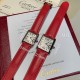 实拍 Cartier 卡地亚 Tank坦克系列方型石英女表手表,TW最新力作!强烈推荐。小方卡表壳采用上下横度手工打磨,左右立体感似平似圆。均予2017年新版卡地亚坦克系列保持一致。支持对比专柜。包括水波纹皮带纹路与弧度设计体现超强做工,底皮真正意大利牛皮颜色对版 ,底盖均衡密度拉丝 。1字弧度高吻合螺丝完美结合。表扣采用拉砂刻体,ZP打版了货,可随意出入专柜无压力小号尺寸:31mmx 24mm,厚6mm中号尺寸:33mmx 27mm,厚6mm 实拍 Cartier 卡地亚 Tank坦克系列方型石英女表手表,TW最新力作!强烈推荐。小方卡表壳采用上下横度手工打磨,左右立体感似平似圆。均予2017年新版卡地亚坦克系列保持一致。支持对比专柜。包括水波纹皮带纹路与弧度设计体现超强做工,底皮真正意大利牛皮颜色对版 ,底盖均衡密度拉丝 。1字弧度高吻合螺丝完美结合。表扣采用拉砂刻体,ZP打版了货,可随意出入专柜无压力小号尺寸:31mmx 24mm,厚6mm中号尺寸:33mmx 27mm,厚6mm