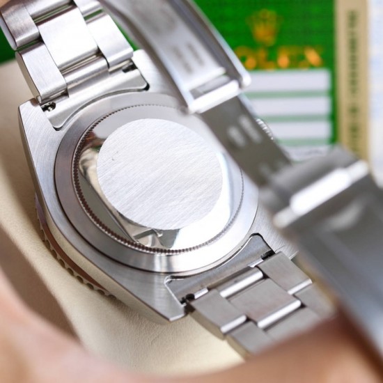 新款 首推 ROLEX 精品最热门的劳力士潜水表 全新款升级版 高档次字面 表带表扣细节 更加漂亮,抛光表扣 316L精钢表壳,尺寸:40mm*12mm,蓝宝石镜面,超强夜光,装置全新进口机械机芯 ,做工一流、完美出品、独家高端品质,商务休闲必备 出货实拍! 新款 首推 ROLEX 精品最热门的劳力士潜水表 全新款升级版 高档次字面 表带表扣细节 更加漂亮,抛光表扣 316L精钢表壳,尺寸:40mm*12mm,蓝宝石镜面,超强夜光,装置全新进口机械机芯 ,做工一流、完美出品、独家高端品质,商务休闲必备 出货实拍!
