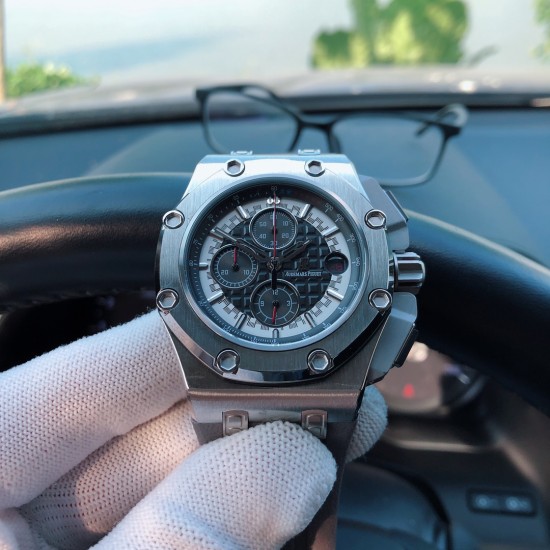 SJ出品 爱彼 AP 舒马赫皇家橡树 C4 离岸型限量计时码表!舒马赫皇家橡树离岸型计时码表是一款搭配凹槽装饰令腕表的整体更具极限运动的风格。腕表一体成形的八角形表圈,并以八个具汽车风格的圆拱形嵌入式螺帽固定。品牌:AudemarsPigue系列:舒马赫皇家橡树机芯:进口计时石英表带:舒适柔软橡胶尺寸:直径48mm厚13mm 材料:316精钢打造+矿物质钢化玻璃赛车元素 霸气尽显 国际典范 三杰精致推荐男士多功能石英腕表 SJ为你精心设计超真实实物图拍摄 SJ出品 爱彼 AP 舒马赫皇家橡树 C4 离岸型限量计时码表!舒马赫皇家橡树离岸型计时码表是一款搭配凹槽装饰令腕表的整体更具极限运动的风格。腕表一体成形的八角形表圈,并以八个具汽车风格的圆拱形嵌入式螺帽固定。品牌:AudemarsPigue系列:舒马赫皇家橡树机芯:进口计时石英表带:舒适柔软橡胶尺寸:直径48mm厚13mm 材料:316精钢打造+矿物质钢化玻璃赛车元素 霸气尽显 国际典范 三杰精致推荐男士多功能石英腕表 SJ为你精心设计超真实实物图拍摄
