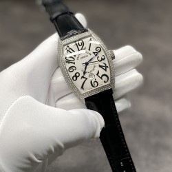 Franck Muller 法兰克穆勒满钻 FM 法穆兰 Casablanca系列 8880 B SC DT自动机械腕表 酒桶形精钢抛光表壳 穹型蓝宝石镜面 镜面与表壳完美拼合 镶嵌施华洛世奇水晶表盘 日历窗口镶嵌放大镜 日本西铁城8205自动机械机芯 客户定制美洲鳄鱼皮表带 针扣 39.5mmX55.3mm 出货实拍