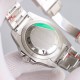 ROLEX 劳力士 GMT格林尼治 采用专柜机芯3285一体机芯蓝游丝和原版同样通过调试时针快跳调整日历的功能瞬跳，和原版一样的GMT双时区表针在底部时针上面的第二层，由下到上的顺序为：时针-双时区针-分钟-秒钟。[666][666]本次可乐/国米圈可以说是95%以上的相似度/在各个角度均有这个95%水准。后续有详细颜色对比。本次圈口为独立开发，区别于市面上的任何版本。[强]表盘/指针/玻璃/表壳就不再一一赘述，原装一比一开模制作，保持大厂工艺水准。